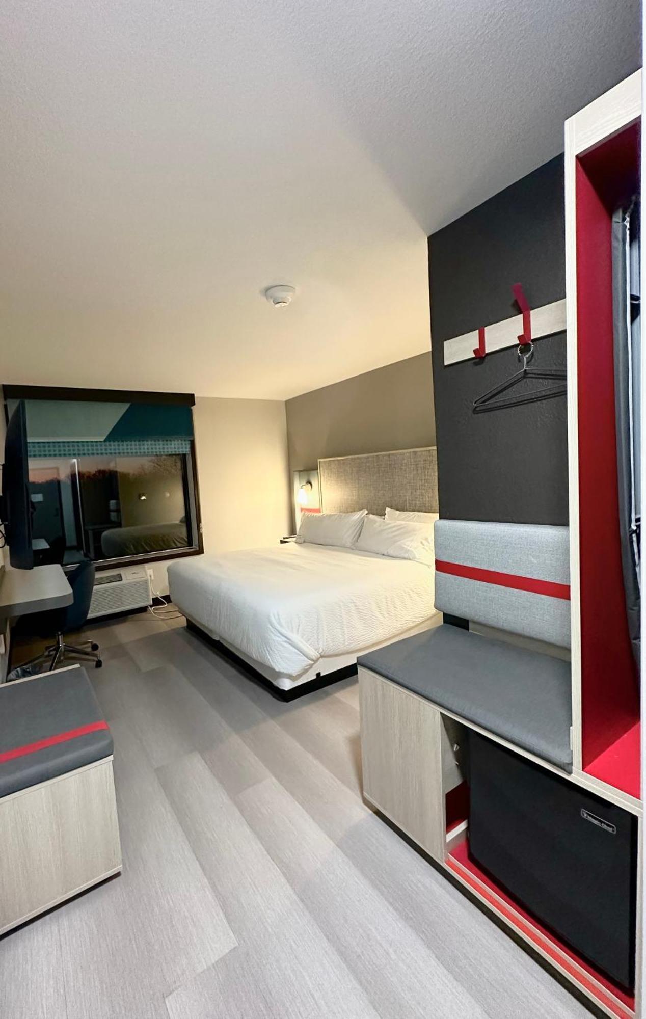 Avid Hotels - Fort Wayne North By Ihg Room photo